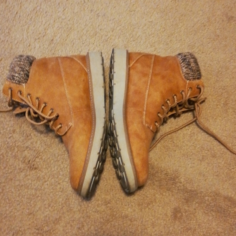 Boots - Picture 2 of 6